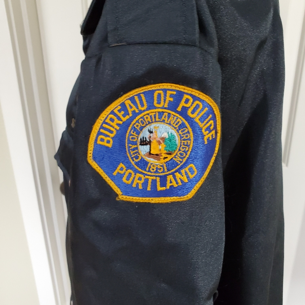 Portland Police Jacket - Picture 5 of 11